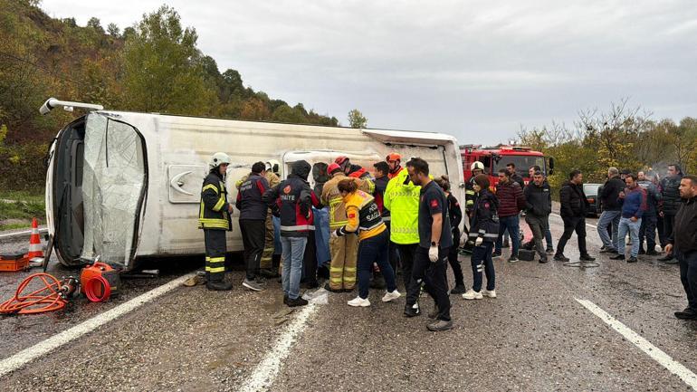 İşçi servis midibüsü devrildi: 1 ölü, 19 yaralı