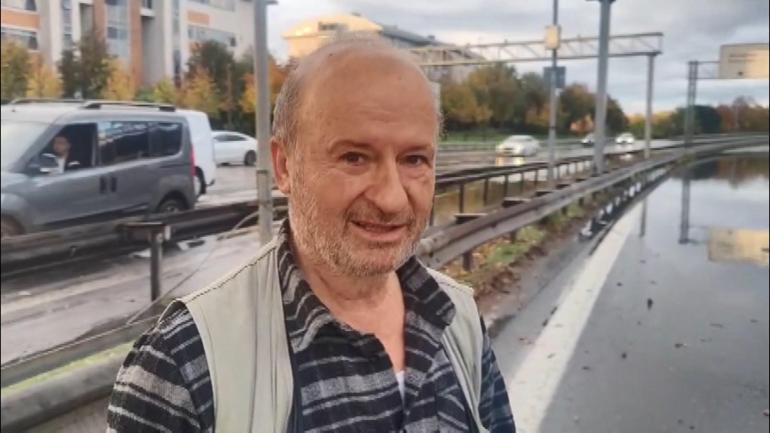 Bayrampaşada araçlar su içinde kaldı