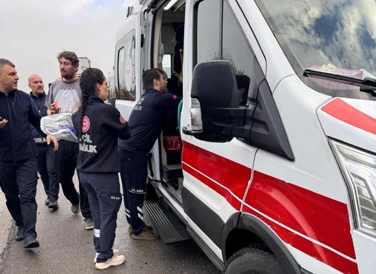 Yolcu otobüsünün çarptığı otomobil bariyere vurdu: 1 ölü, 2 yaralı