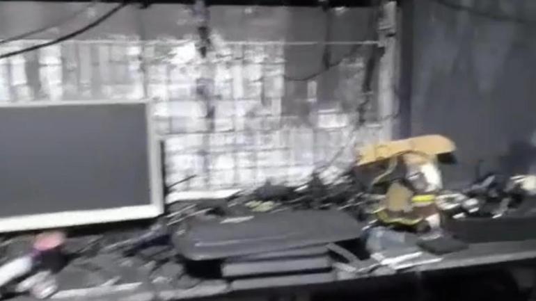 Şarjda bırakılan matkap bataryası dükkanı yaktı; o anlar kamerada