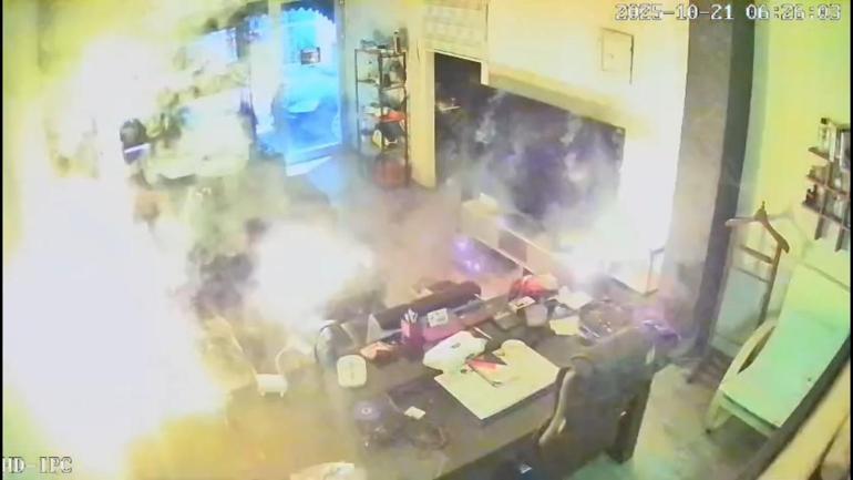 Şarjda bırakılan matkap bataryası dükkanı yaktı; o anlar kamerada