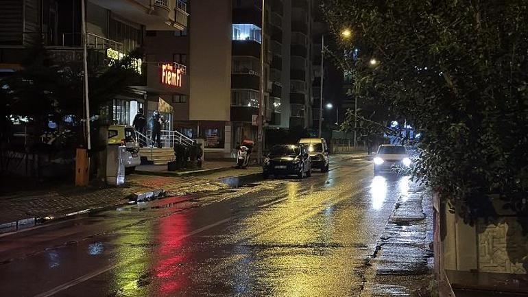 Otomobil içinde tartıştığı arkadaşını bıçakla yaraladı