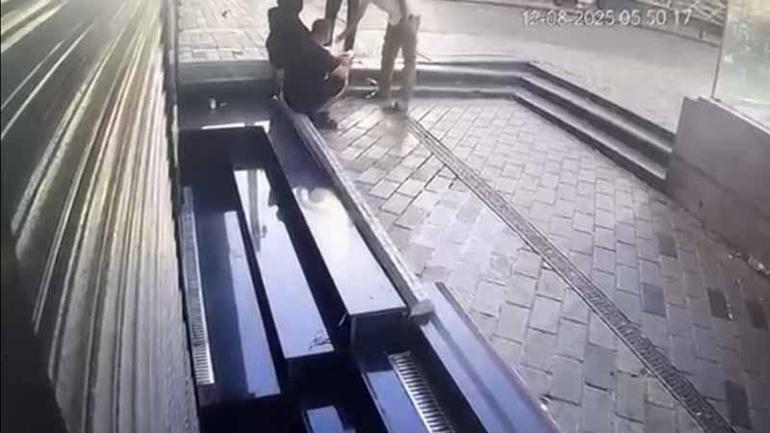 Taksim’de bankta uyuyan adamın telefonunu çaldı; mağduru yanlış tarafa yönlendirdi