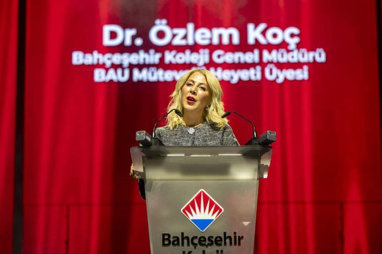Bahçeşehir Koleji öğrencileri Cumhuriyet için sahne aldı