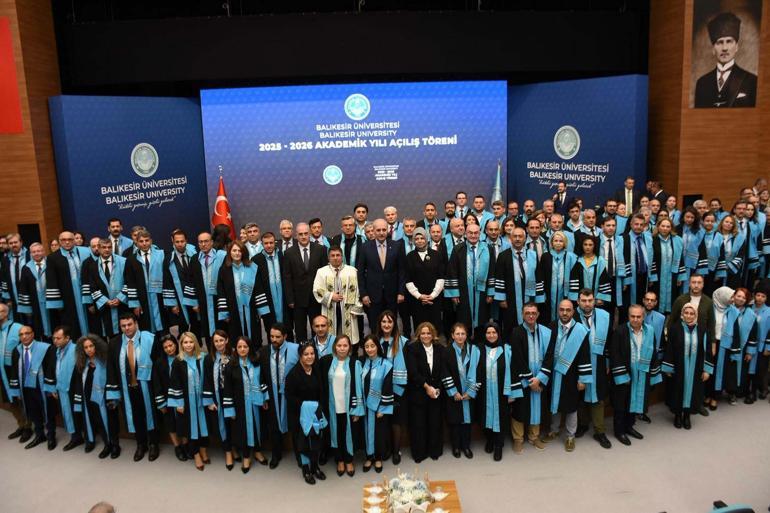 Kurtulmuş: Sadece demokrasinin, fikirlerin konuşulduğu yeni bir döneme gireceğiz