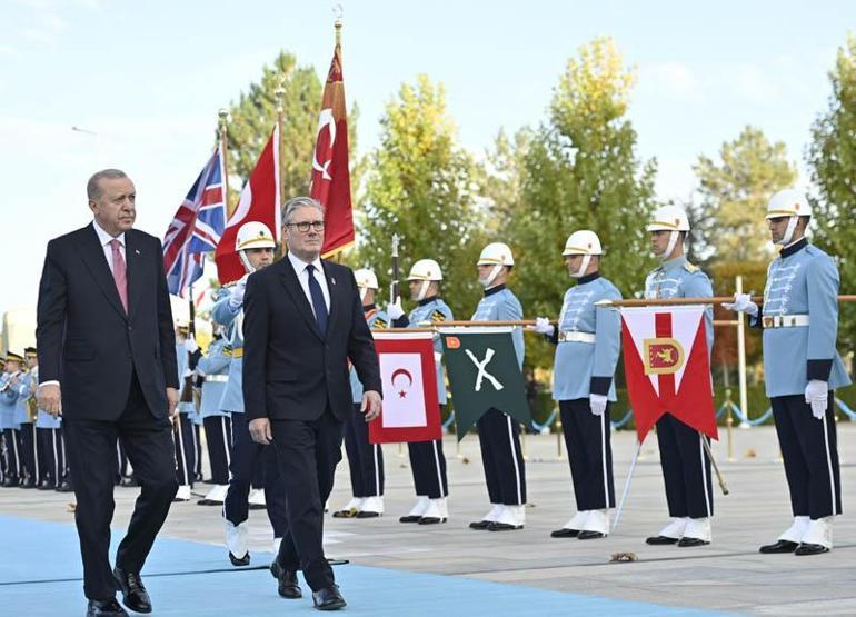 Cumhurbaşkanı Erdoğan, Birleşik Krallık Başbakanı Starmerı resmi törenle karşıladı
