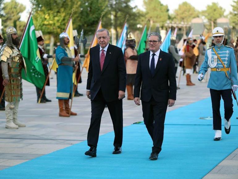 Cumhurbaşkanı Erdoğan, Birleşik Krallık Başbakanı Starmerı resmi törenle karşıladı