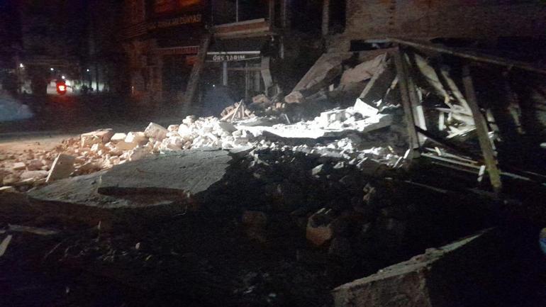 Balıkesir Sındırgıda 6.1 büyüklüğünde deprem