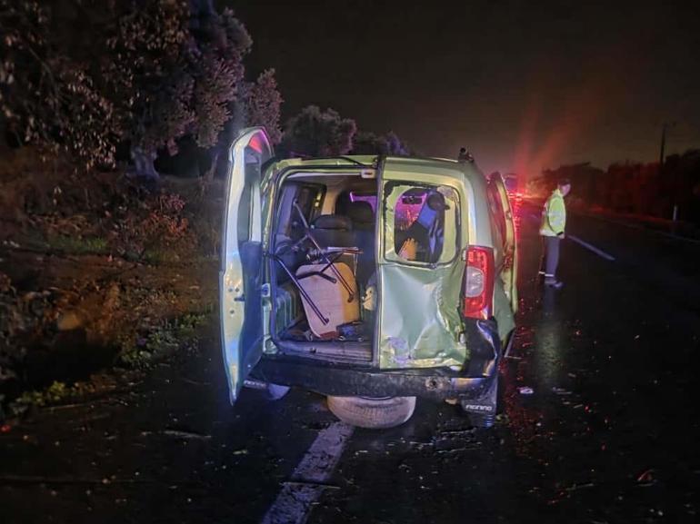 Bursada beton su kanalına çarpan aracın sürücüsü öldü
