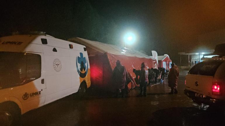 Balıkesir Sındırgıda 6.1 büyüklüğünde deprem