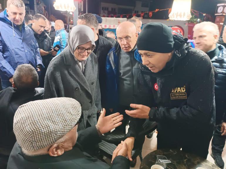Sındırgı’da 6.1’lik depremde yıkılan ve hasar gören binalar havadan görüntülendi