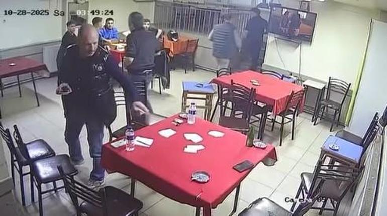 Depreme kıraathanede yakalananlar, panikle dışarı kaçtı