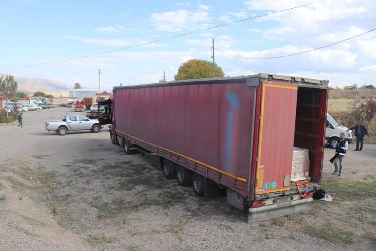 TIRın dorsesinde 8 kaçak göçmen yakalandı