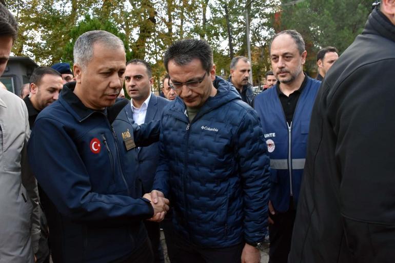 Sındırgı’da 6.1’lik depremde yıkılan ve hasar gören binalar havadan görüntülendi