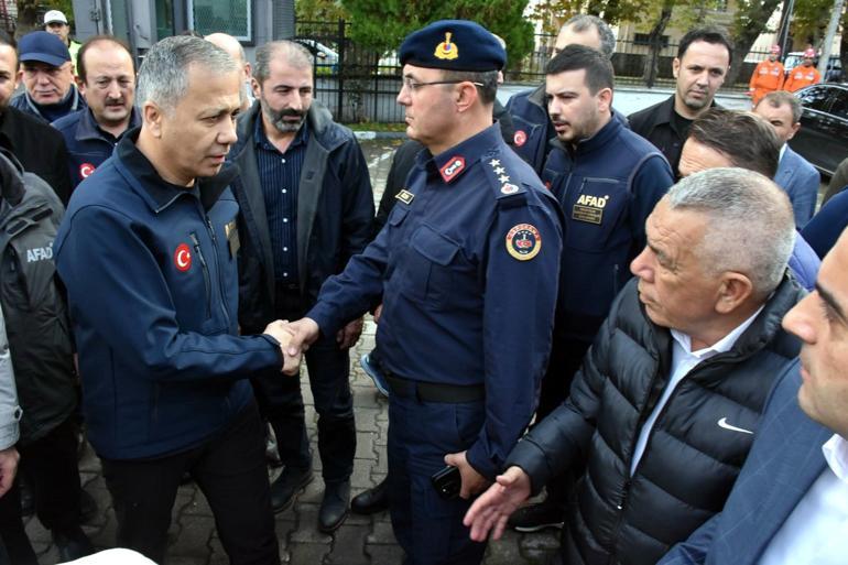 Sındırgı’da 6.1’lik depremde yıkılan ve hasar gören binalar havadan görüntülendi