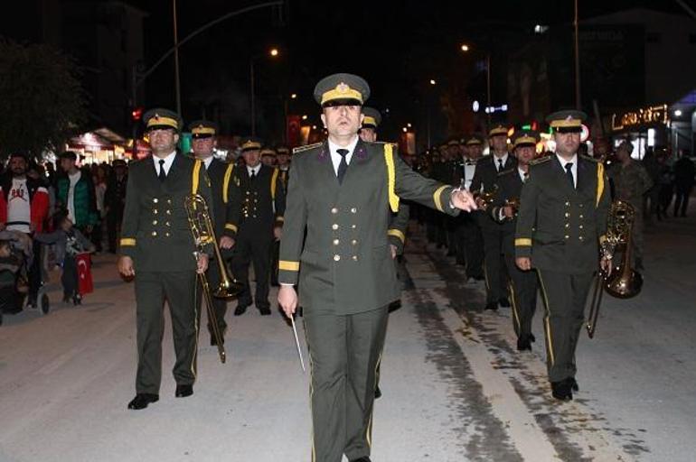 Malatyada 29 Ekim korteji