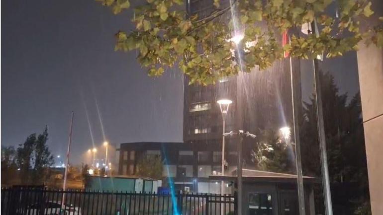 Ankarada gök gürültülü sağanak etkili oldu