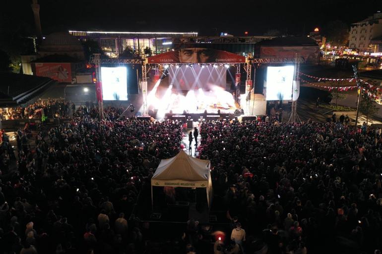 Bursada Zeynep Bastıktan Cumhuriyet Bayramı konseri