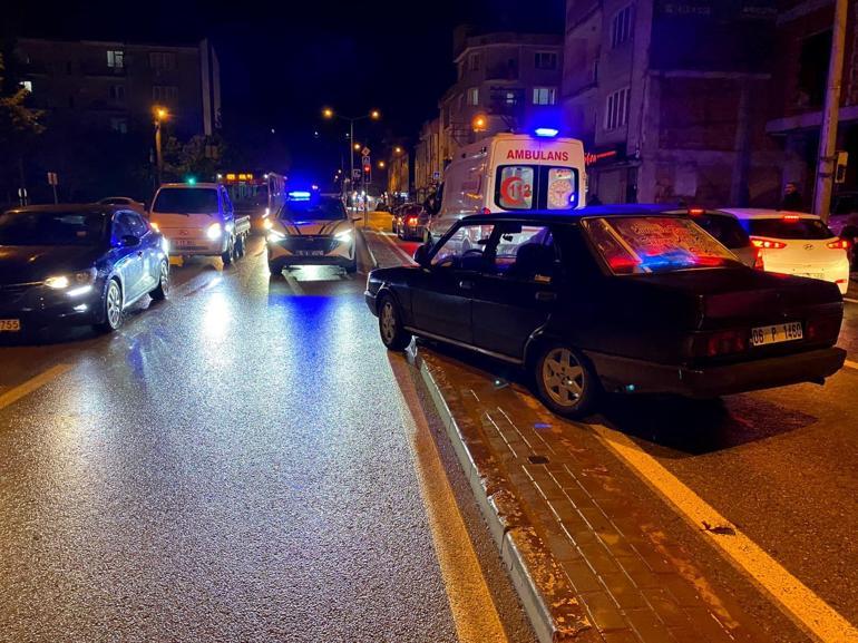 Bursada seyir halindeyken fenalaşan sürücü refüje çarptı