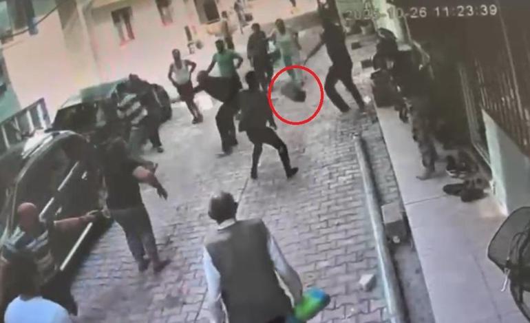 Park kavgasında birbirlerine kaldırım taşıyla vurdular