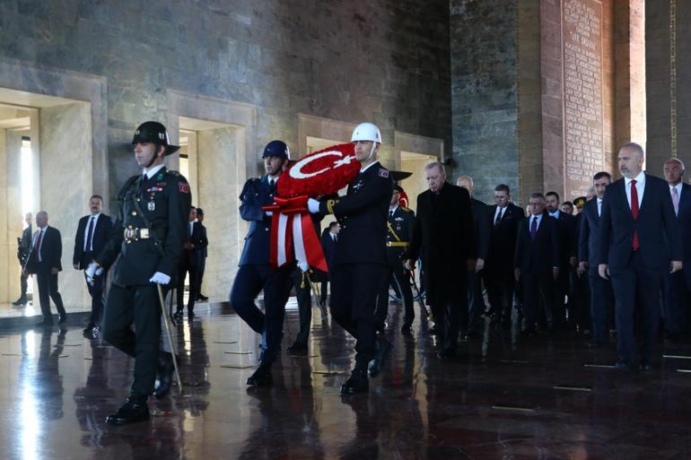 Devlet erkanından Anıtkabire ziyaret