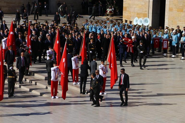 Devlet erkanından Anıtkabire ziyaret
