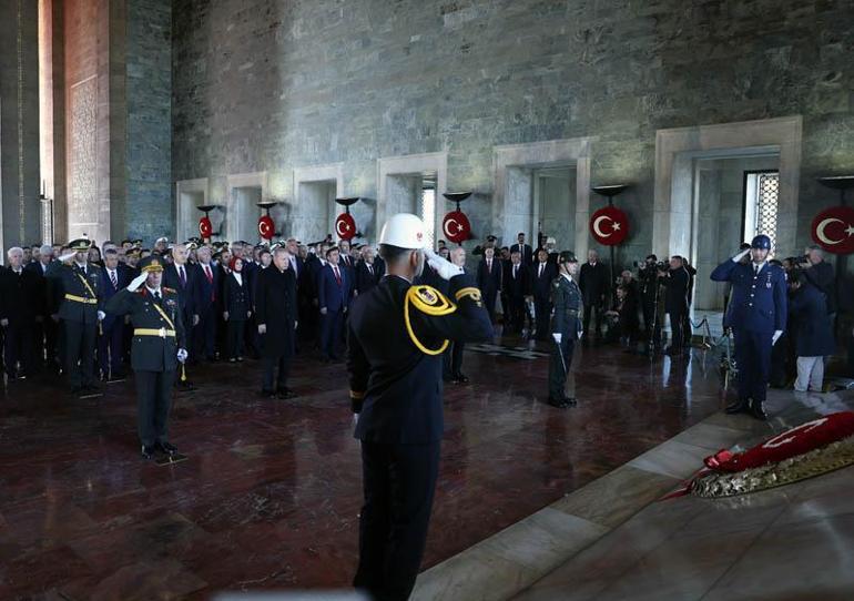 Devlet erkanından Anıtkabire ziyaret