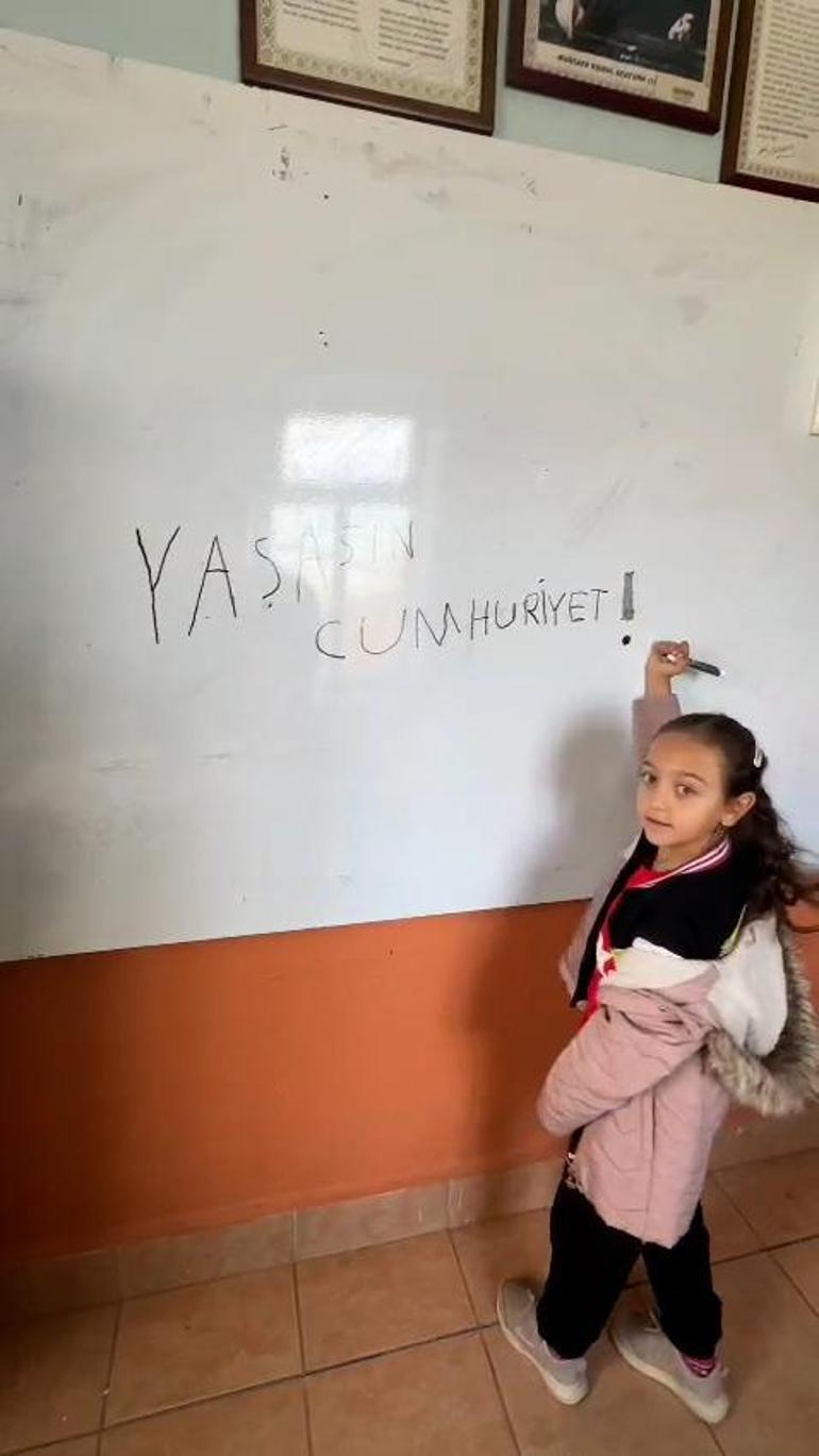 Konyada 1 öğretmenli, 1 öğrencili okulda 29 Ekim töreni