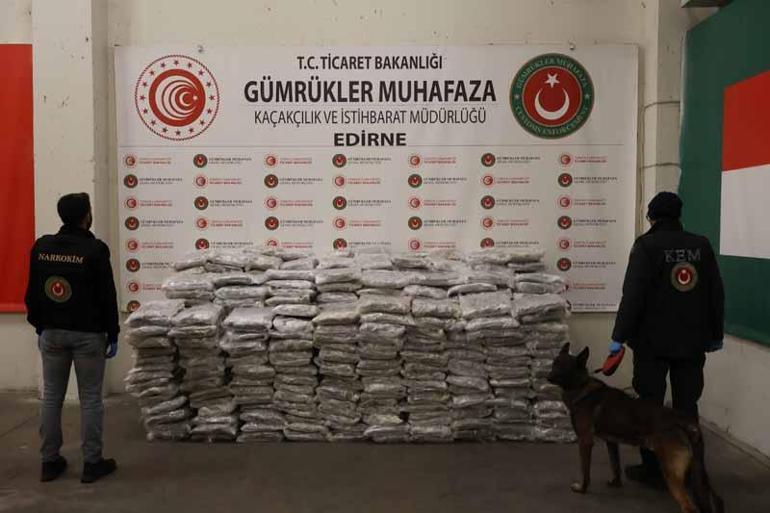 Kapıkule ve İpsalada 525 kilo esrar ele geçirildi