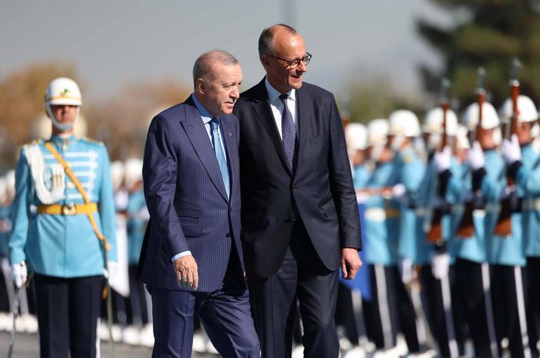 Cumhurbaşkanı Erdoğan, Almanya Başbakanı Merzi resmi törenle karşıladı