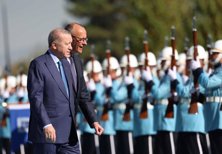 Cumhurbaşkanı Erdoğan, Almanya Başbakanı Merzi resmi törenle karşıladı