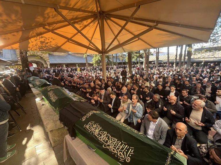 Gebze’de çöken binada yaşamını yitiren aynı aileden 4 kişi toprağa verildi