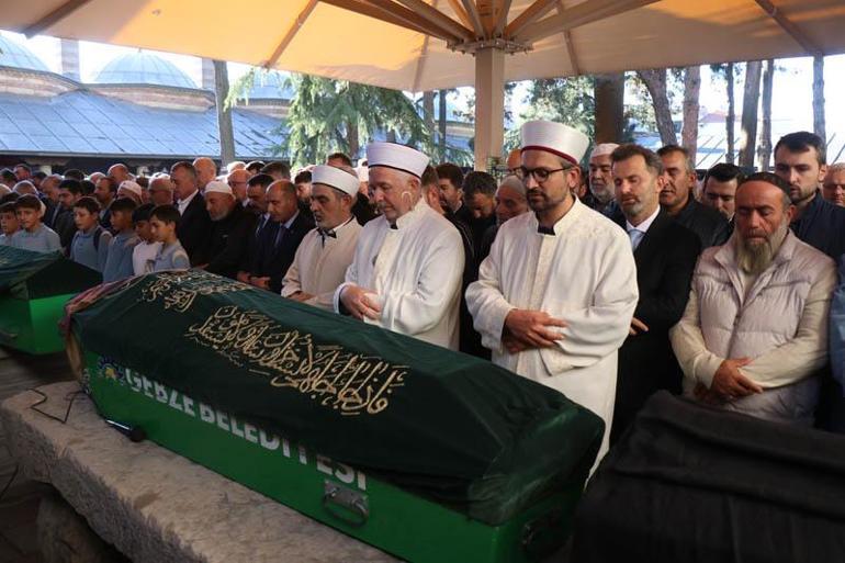 Gebze’de çöken binada yaşamını yitiren aynı aileden 4 kişi toprağa verildi