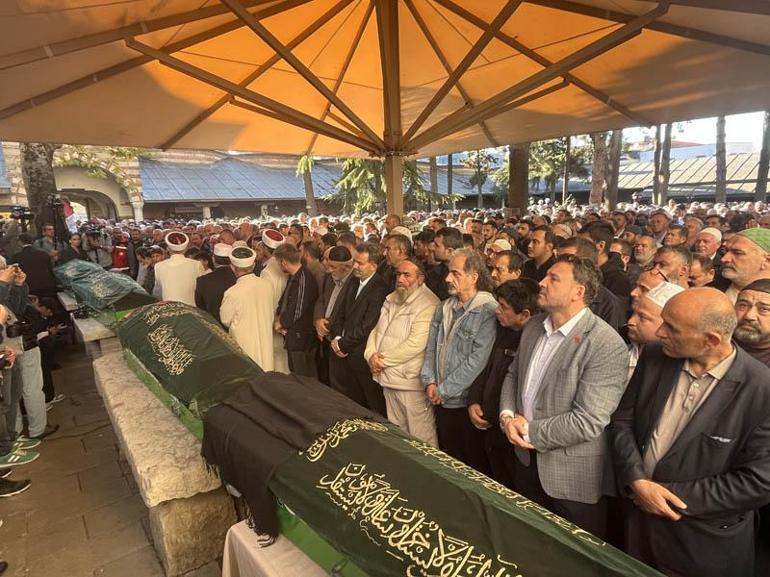 Gebze’de çöken binada yaşamını yitiren aynı aileden 4 kişi toprağa verildi