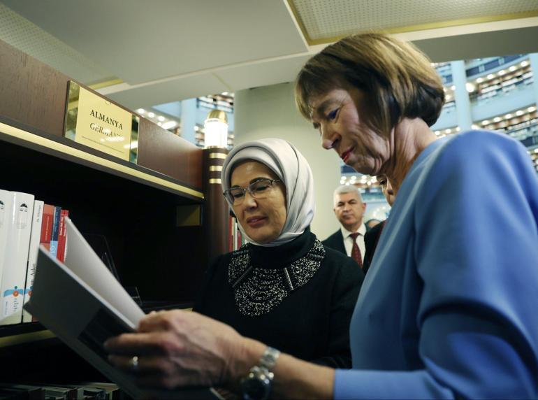 Emine Erdoğan, Almanya Başbakanı Merzin eşiyle Millet Kütüphanesini ziyaret etti