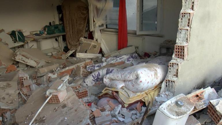 Küçükçekmecede termosifon patlaması sonrası 2 kişi yaralandı