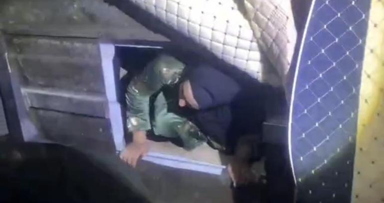 Durdurulan 2 araçtan 38 kaçak göçmen çıktı; 2 tutuklama