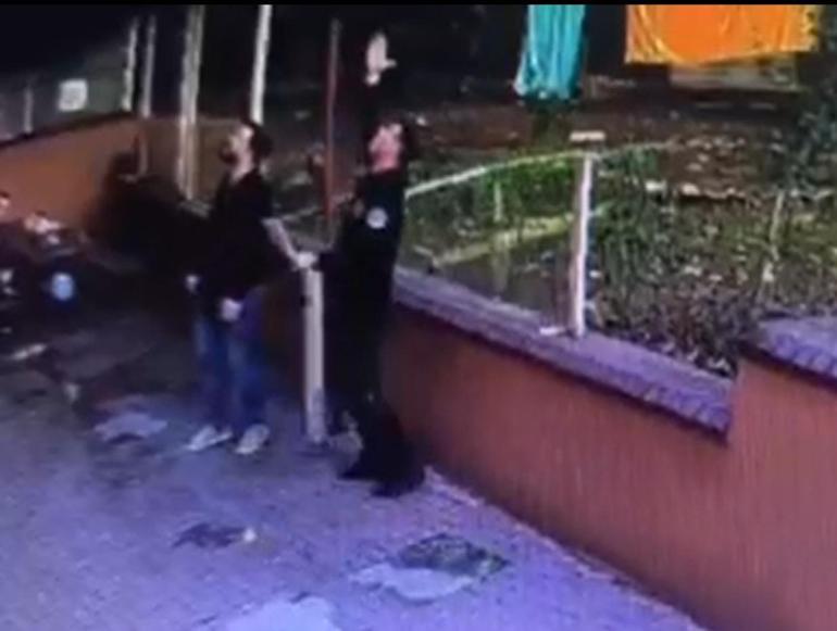 İtfaiyeci, AVM balkonundan atılan içi dolu pet şişeden son anda kurtuldu