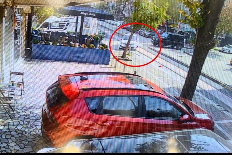 Cipe çarpmamak için manevra yaptığı otomobiliyle pastaneye giren sürücü yaralandı