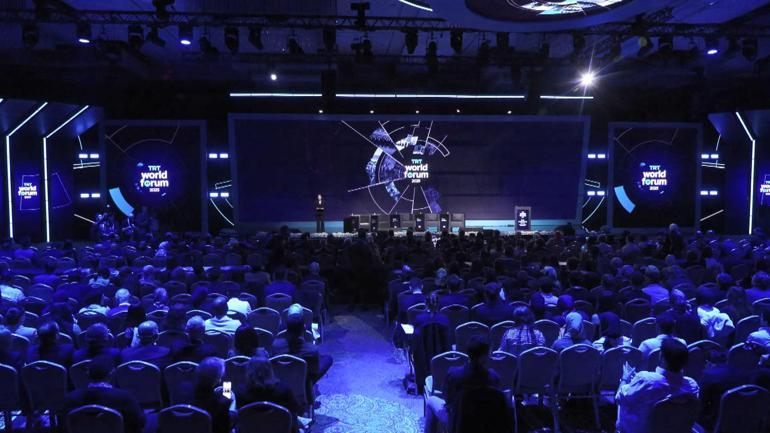 Burhanettin Duran: Savaş gazeteciliği, günümüzün kamu iletişiminin en temel direklerinden biridir