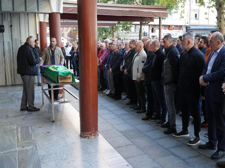 Kamyonetin yaya geçidinde çarptığı sağlık personeli kurtarılamadı