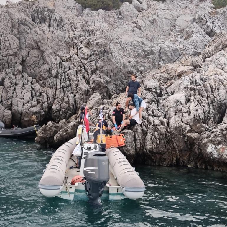 Bodrum’da bot kayalıklara çarptı: 4 yaralı