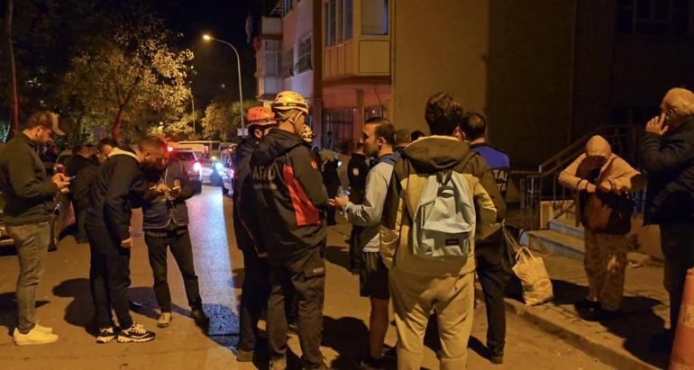 Kartal’da çatlaklar oluşan 4 katlı bina tahliye edildi