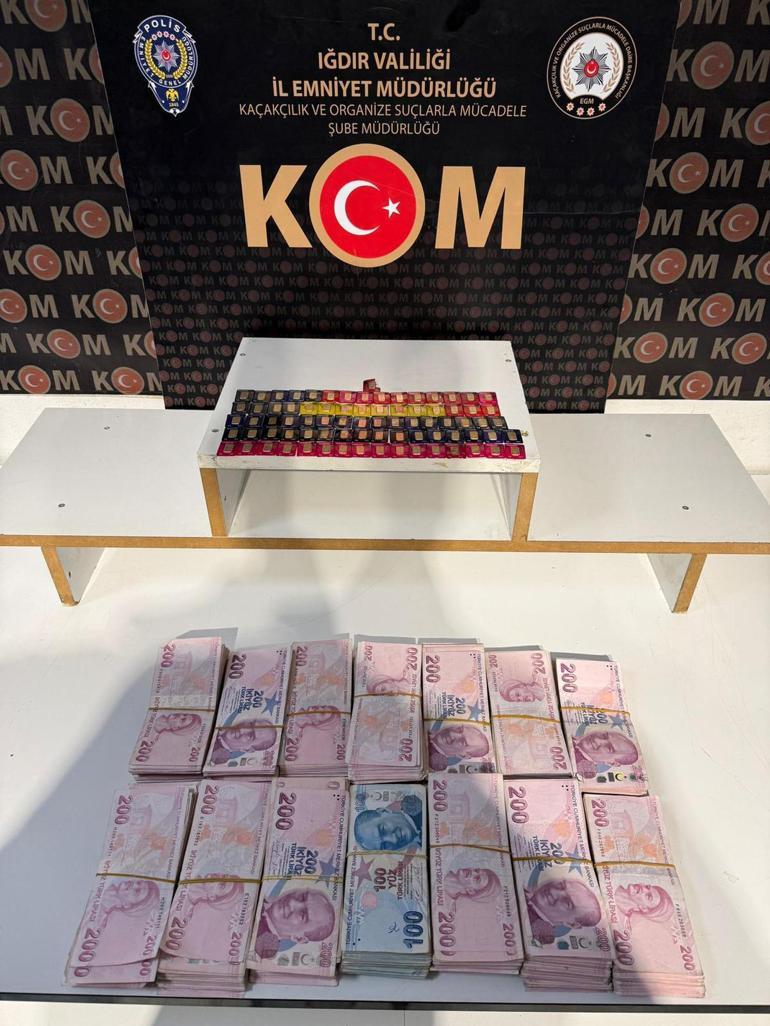 Kuyumculara sahte altın sattıkları öne sürülen anne ve 2 çocuğu yakalandı