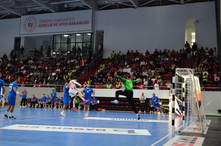 A Milli Erkek Hentbol Takımı, GKRY’yi 35-19 mağlup etti