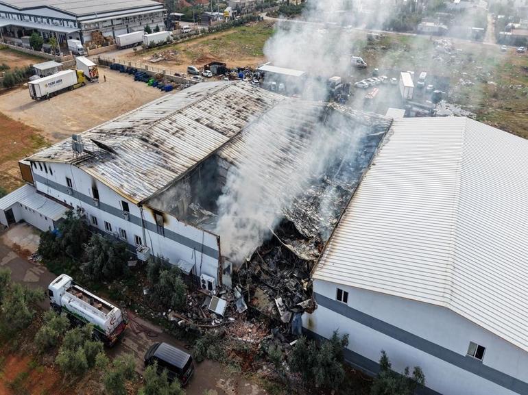 Antalyada paketleme fabrikasında yangın