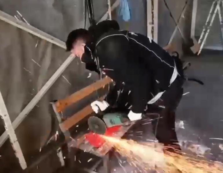 Otobüste yangın söndürme tüpüne gizlenmiş 8 kilo skunk ele geçirildi