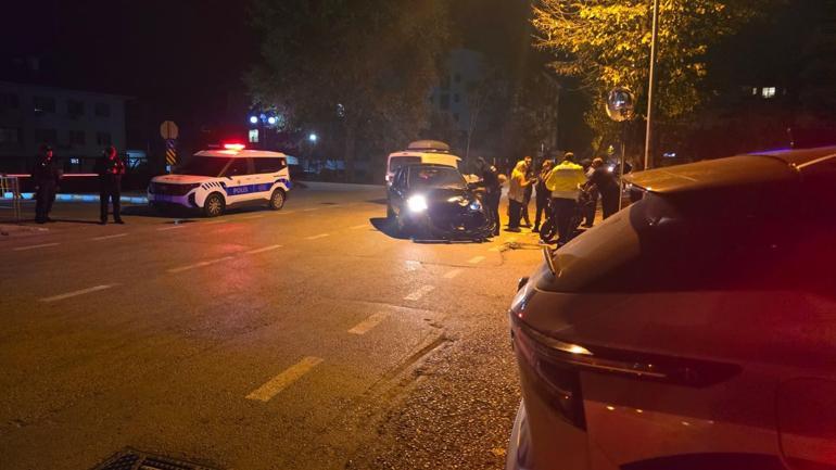 Bursada motosiklet ile otomobil çarpıştı: 2 yaralı