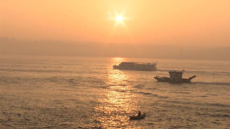İstanbulda etkili olan sis havadan görüntülendi