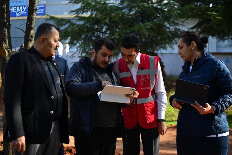 Tuzla Belediyesi, İshakpaşa Parkı yenileme çalışmalarına devam ediyor